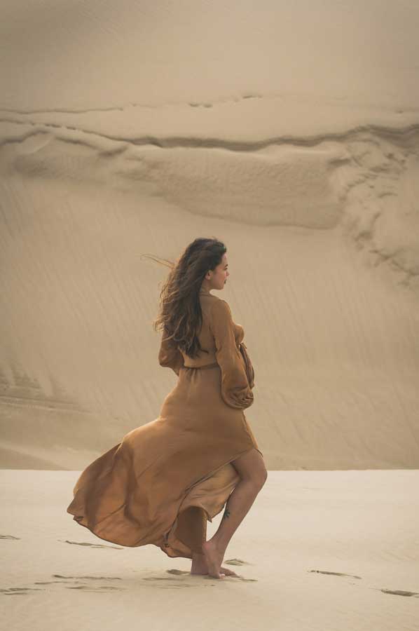 Woman-in-desert